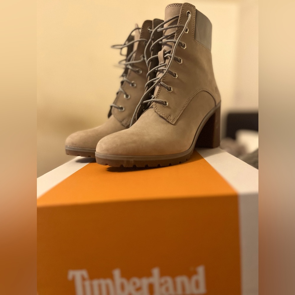 Timberland Allington 6 inch boot; Light Taupe Nubuck size 7.5M